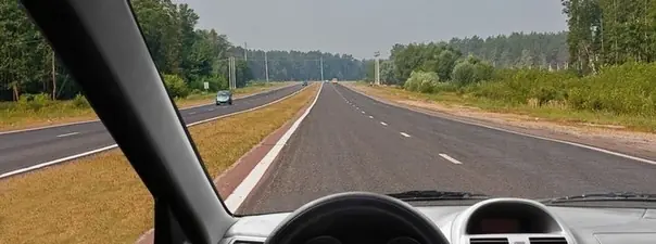 Билет 3, вопрос 10: По какой полосе Вы имеете право двигаться с максимальной разрешенной скоростью вне населенных пунктов?