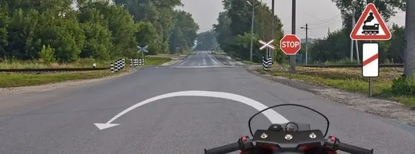 Билет 2, вопрос 9: Можно ли Вам выполнить разворот в этом месте?